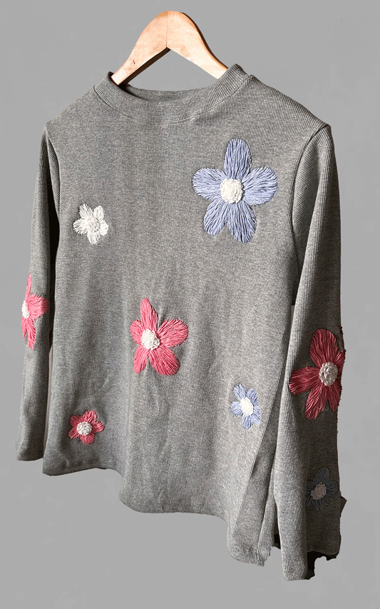 Ribbed thread embroidered sweater