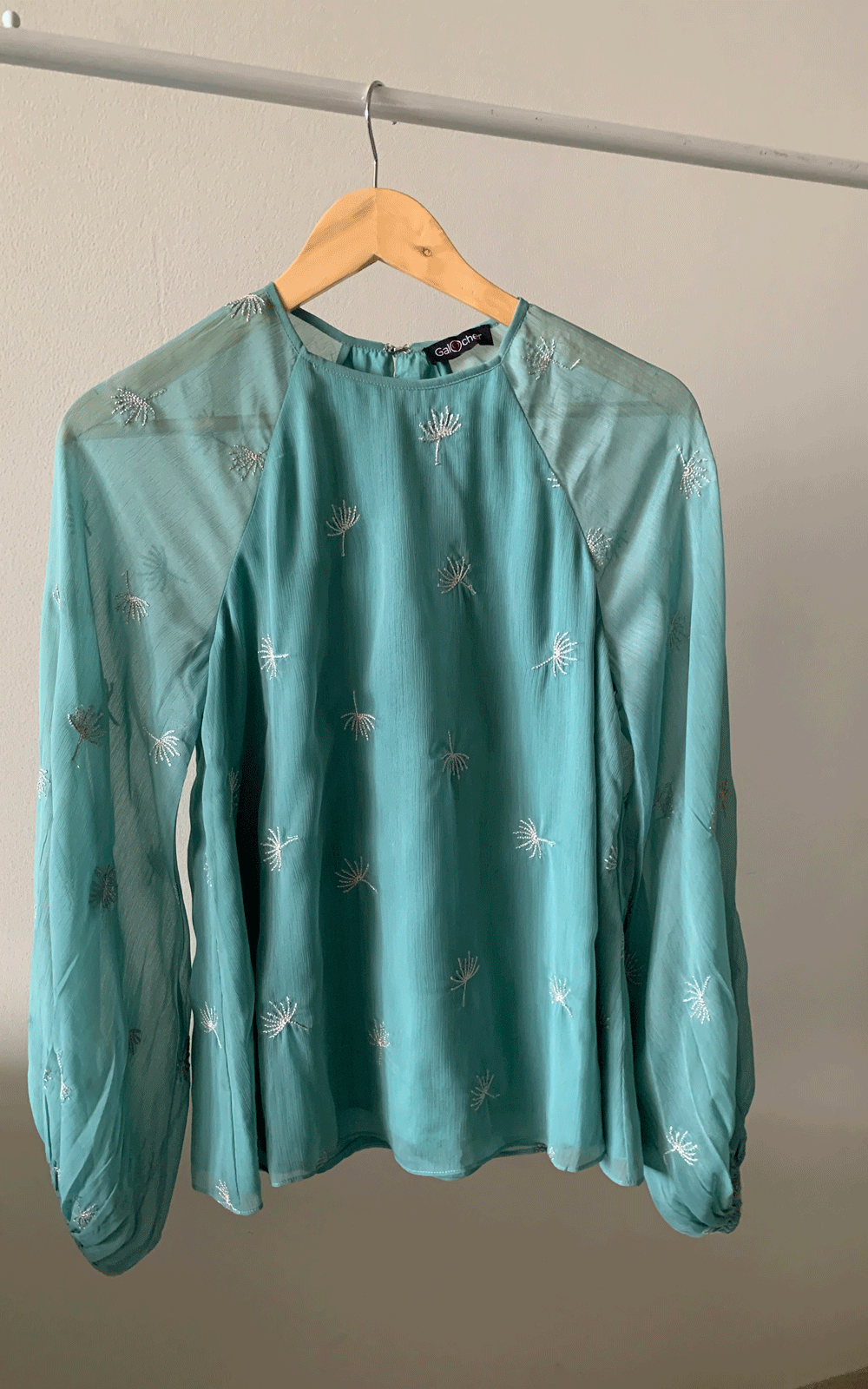 Green Blousen sleeves top