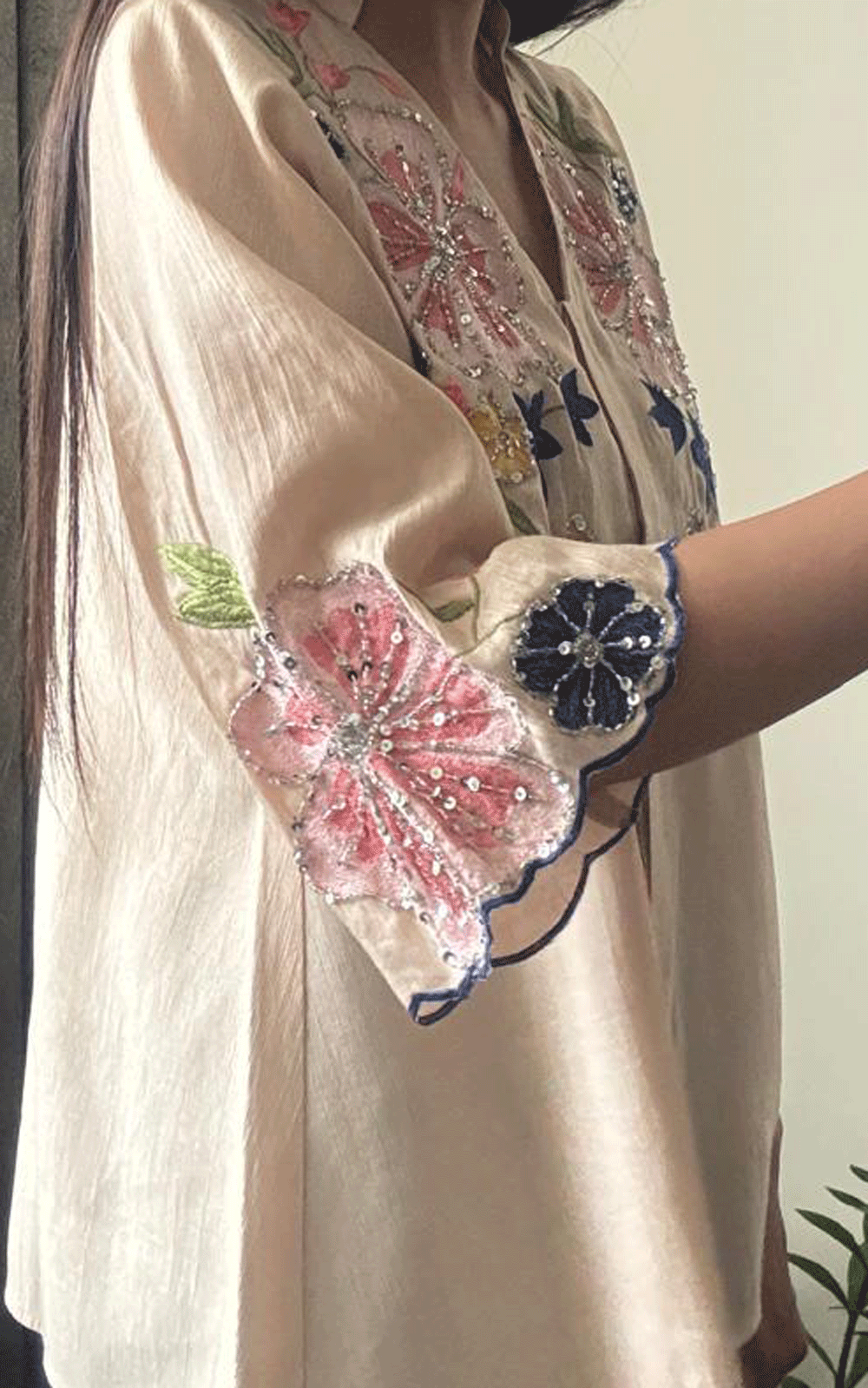 Goldy Scallop Blossom Blouse.